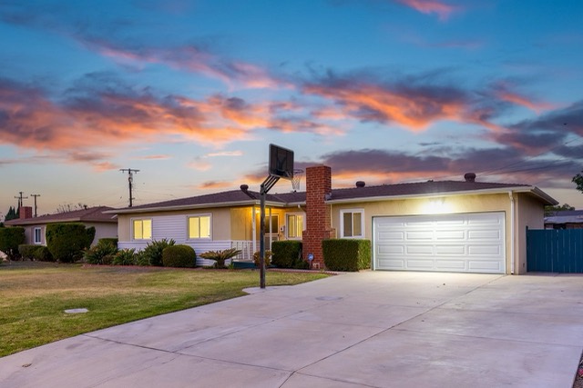 2555 W Heffron Dr