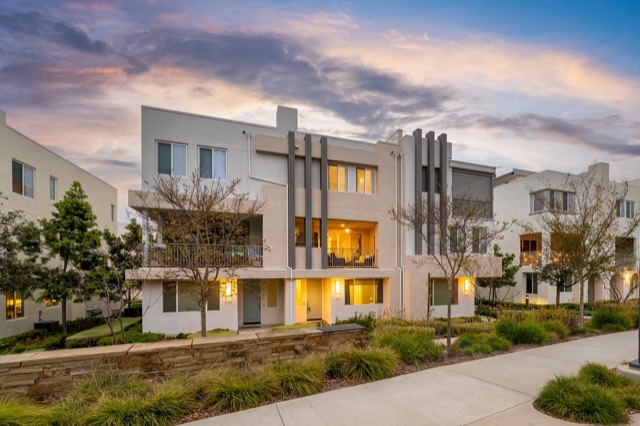 751 Beacon