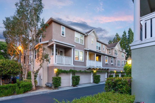 22 Valmont Way