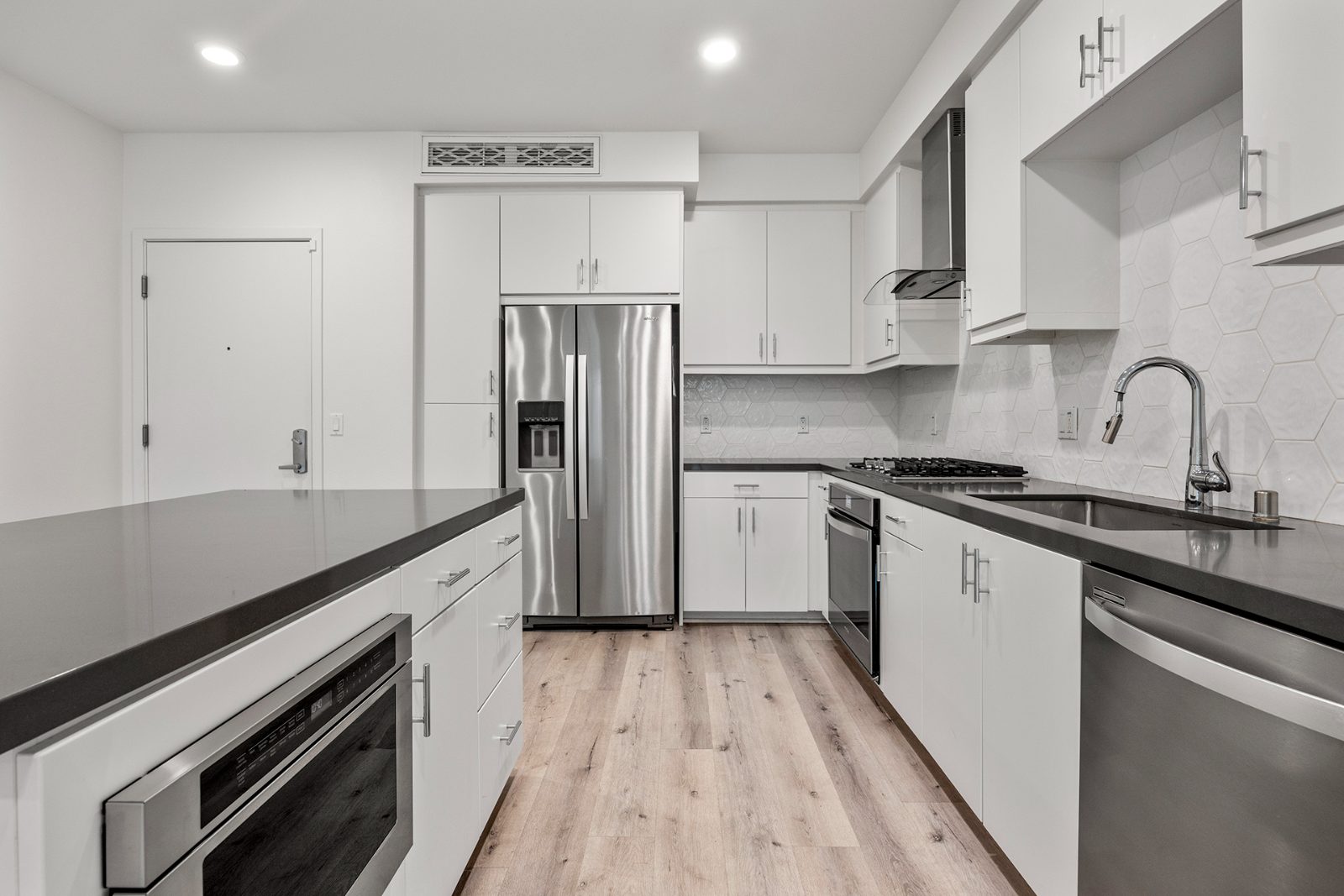 1210 Nolita photo 10
